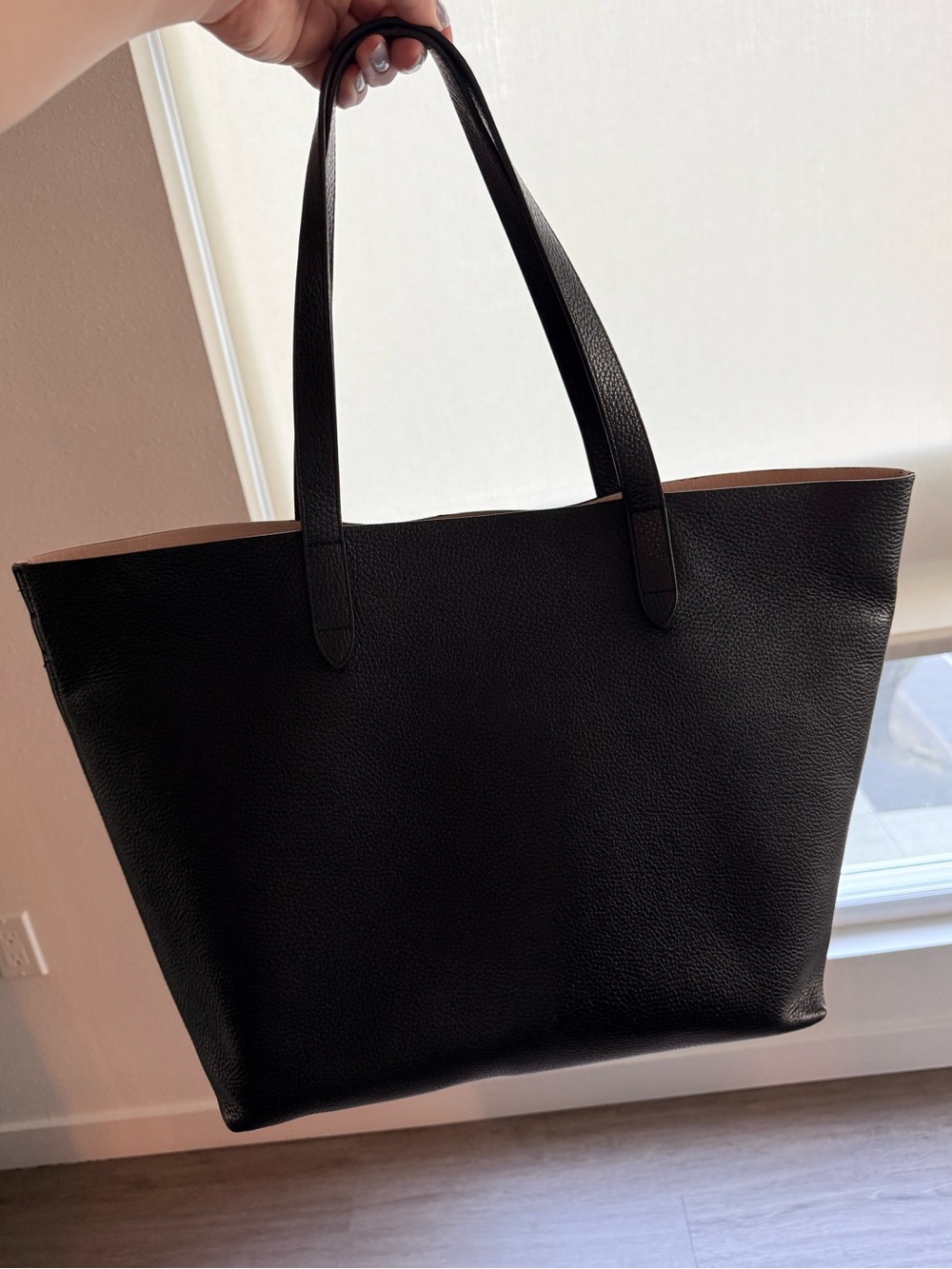 Cuyana Black Leather Tote